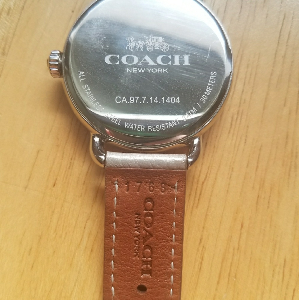 Coach watch - Picture 3 of 3